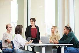 Training and Education for Oprekladač Professionals: Crafting Masters of Communication